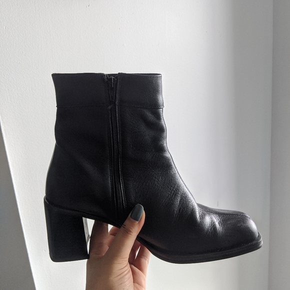 Vintage leather boots - Picture 3 of 6